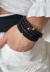 5 pulseras de onix opaco 6mm con piedras de Amatista 