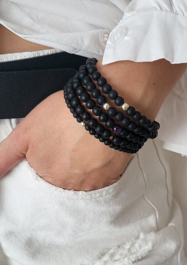 5 pulseras de onix opaco 6mm con piedras de Amatista