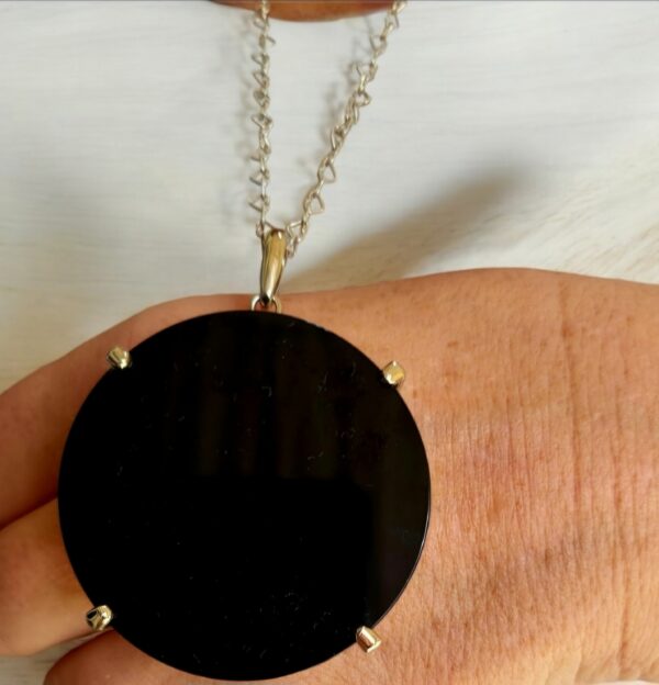 Medallon obsidiana